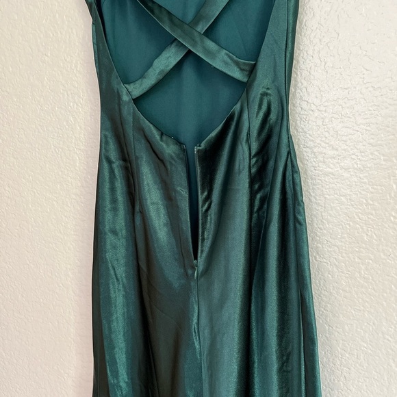 NWOT Perfectly Classy Emerald Green Satin Strappy Maxi Dress - Picture 8 of 9